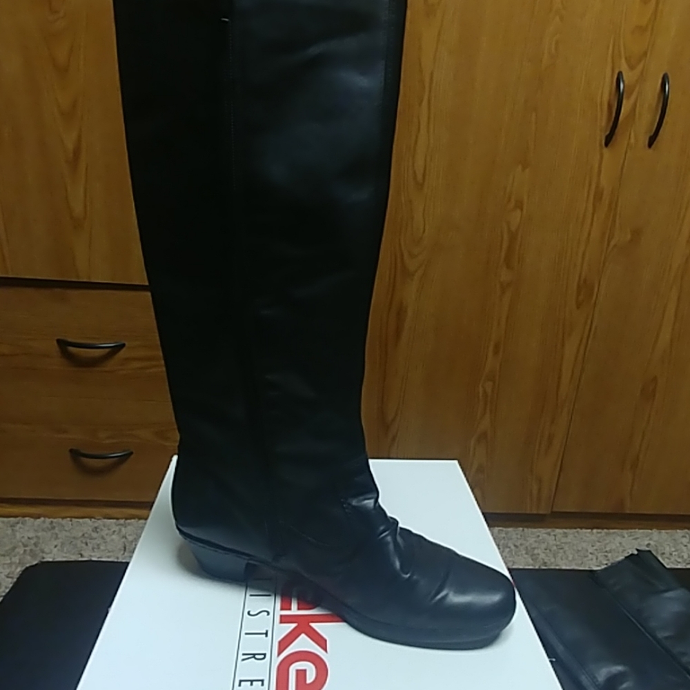 Leather fleece lined winter boots